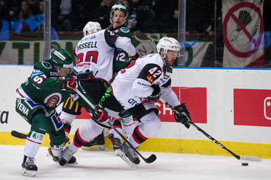 Frölundas Mats Rosseli Olsen mot Malmö Redhawks Niklas