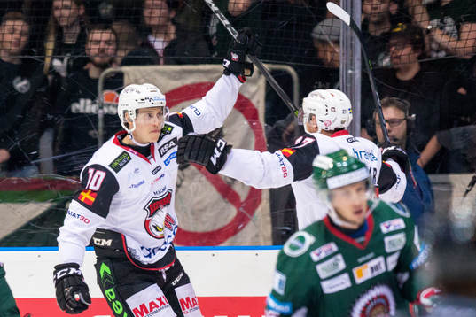 Malmö Redhawks Robin Alvarez jublar