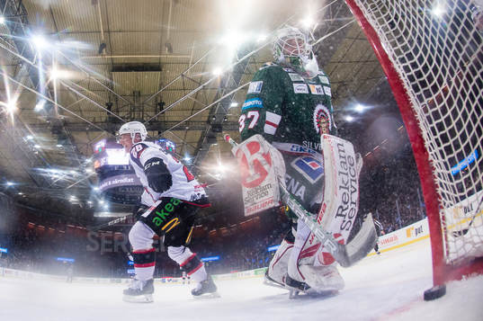 Frölundas målvakt Johan Gustafsson deppar