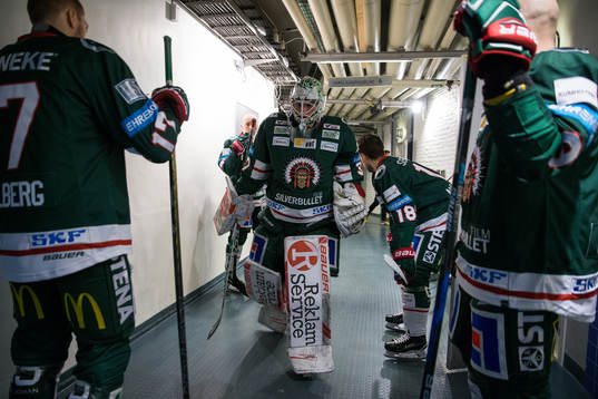 Frölundas målvakt Johan Gustafsson innan