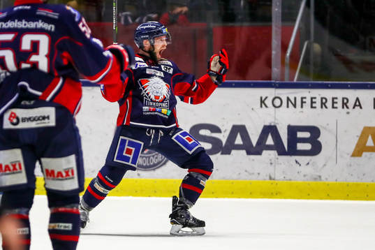 Linköpings Chad Billins jublar
