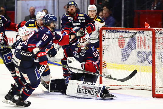 Linköpings målvakt Jonas Gustavsson och Jakob Lilja