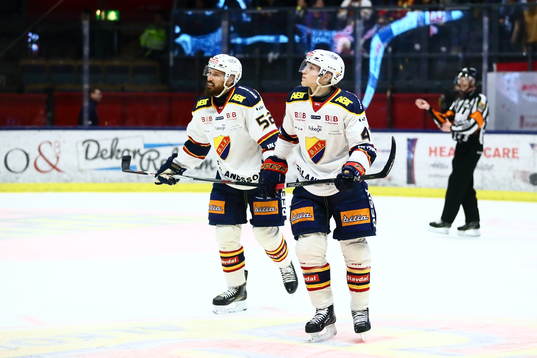 Djurgårdens Mikael Ahlén och Alexander Falk deppar