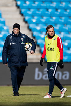 Lars Lagerbäck, head coach of Norway, and Iver Fossum of