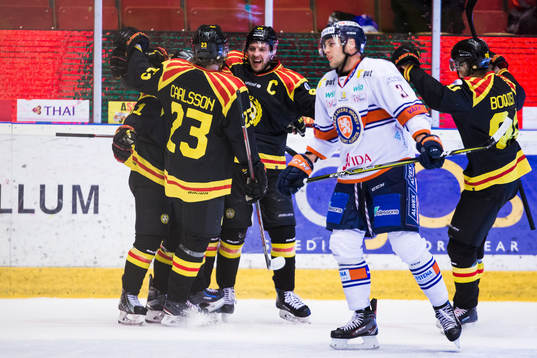 Brynäs Linus Ölund jublar