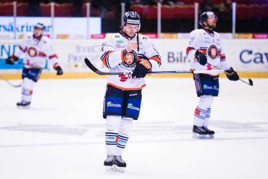 Växjös Joel Persson deppar med lagkamrater