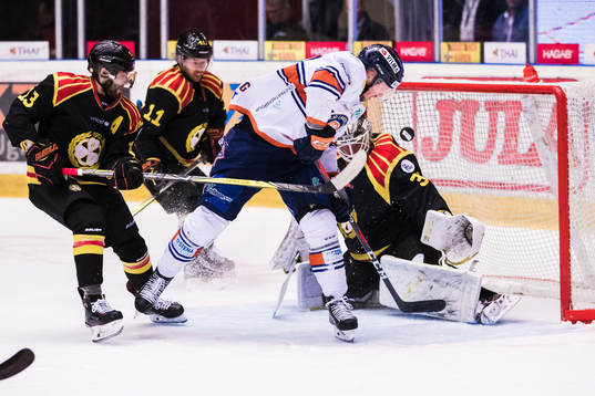 Brynäs med en räddning på en målchans för Växjös