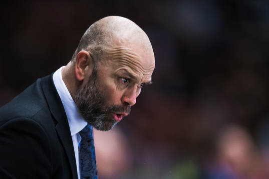 Brynäs tränare Tommy Sjödin reagerar