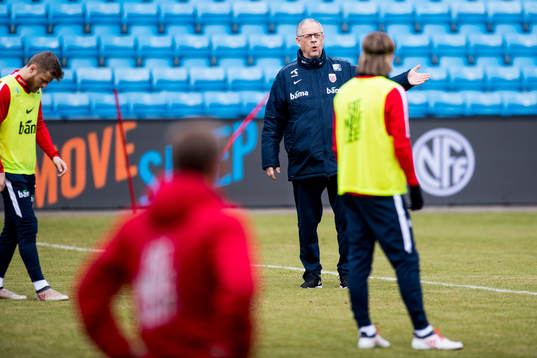 Fredrik Midtsjø and Lars Lagerbäck, head coach of Norway