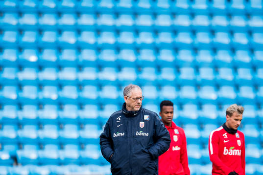 Lars Lagerbäck, head coach of Norway, Ola Kamara and