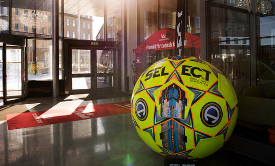 En gigantisk boll från Select