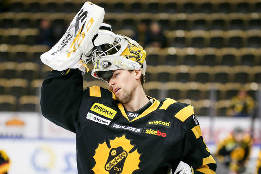 Skellefteås målvakt Joni Ortio deppar