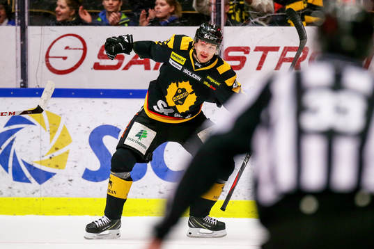 Skellefteås Adam Pettersson jublar