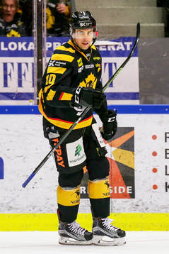 Skellefteås Joakim Lindström jublar