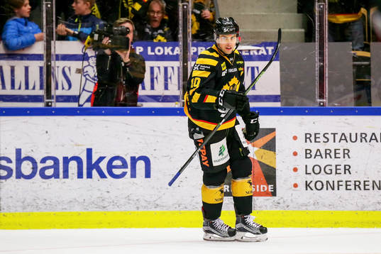 Skellefteås Joakim Lindström jublar