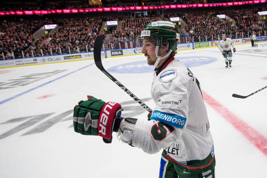 Frölundas Adam Almqvist jublar