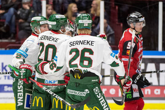 Frölundas Joel Lundqvist jublar med lagkamrater