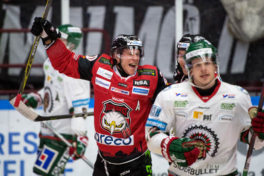 Malmö Redhawks Erik Forssell jublar