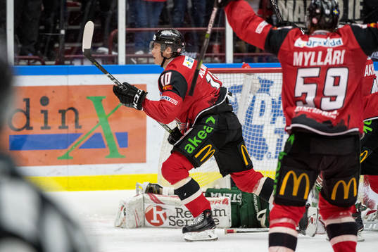 Malmö Redhawks Robin Alvarez jublar