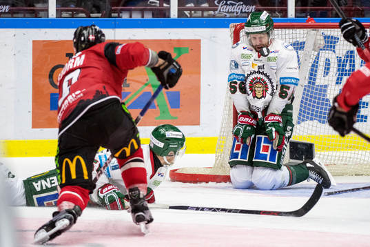 Frölundas Jonathan Sigalet täcker skott