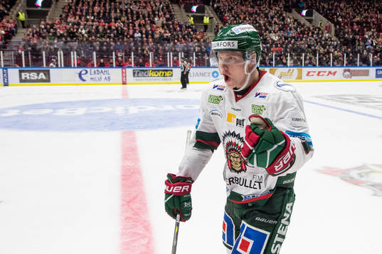 Frölundas Carl Grundström jublar
