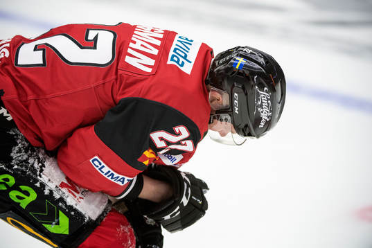 Malmö Redhawks Lars Bryggman lämnar isen i smärtor