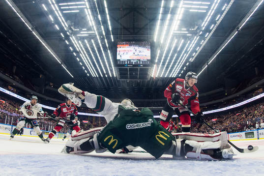 Malmö Redhawks Robin Alvarez gör 3-2 bakom Frölundas