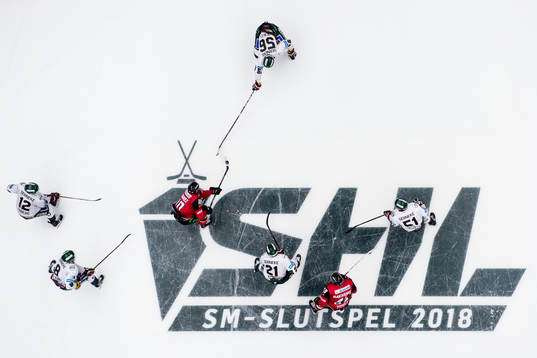 Spel vid SM-slutspelets logotyp i isen