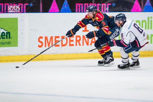 Djurgårdens William Lagesson och Linköpings Derek Roy