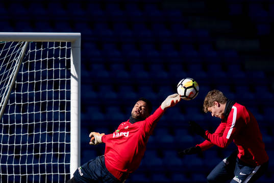 Bläddra bland fler bilder av Football, International Friendly, Norway Training