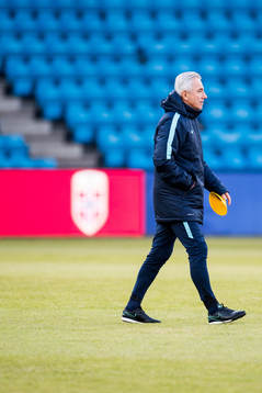 Bert van Marwijk, head coach of Australia