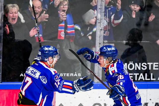 Oskarshamns Jonas Engström och Tom Hedberg   jublar