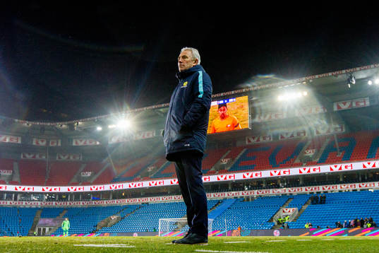 Bert van Marwijk, head coach of Australia