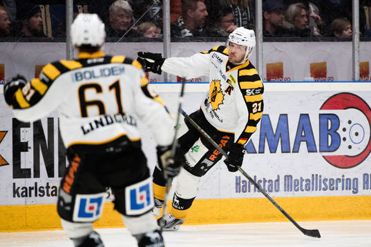 Skellefteås Jimmie Ericsson jublar