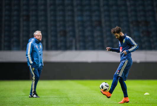 Sveriges Jimmy Durmaz och förbundskapten Janne Andersson