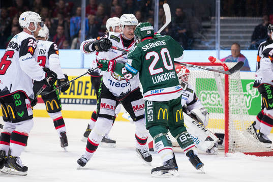 Malmö Redhawks Fredrik Händemark och Frölundas Joel