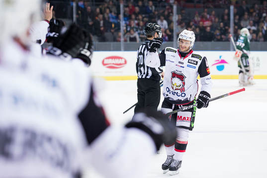 Malmö Redhawks Johan Olofsson jublar