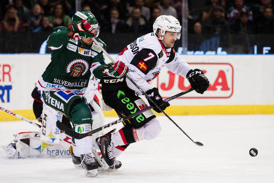 Frölundas Mats Rosseli Olsen och Malmö Redhawks Nils