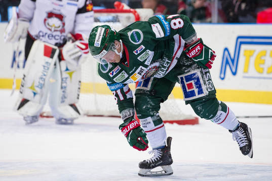 Frölundas Ryan Lasch lämnar isen
