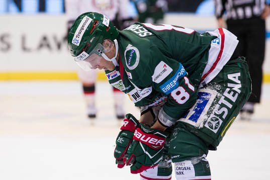 Frölundas Ryan Lasch lämnar isen