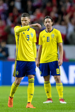 Sveriges Marcus Berg och Gustav Svensson deppar