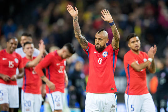 Chiles Arturo Vidal tackar publiken