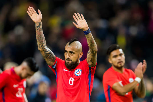 Chiles Arturo Vidal tackar publiken