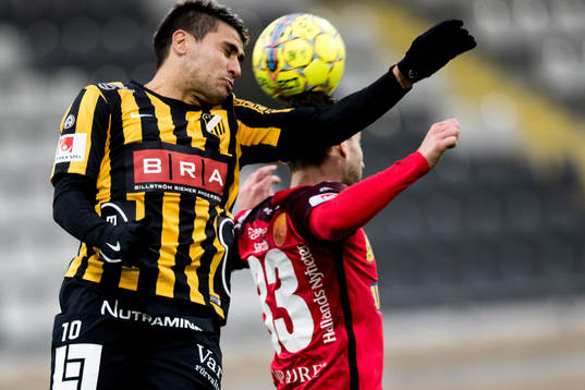 Häckens Paulinho mot Falkenbergs Tibor Joza