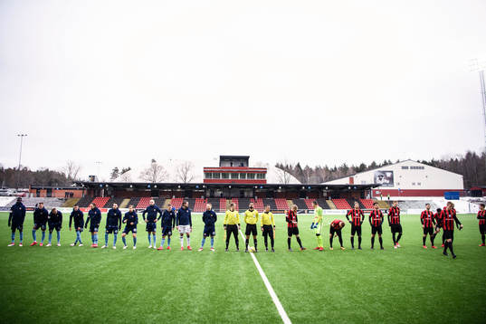 Djurgårdens och Brommapojkarnas spelare radar upp sig