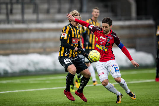 Falkenbergs Tibor Joza mot Häckens Gustav Berggren