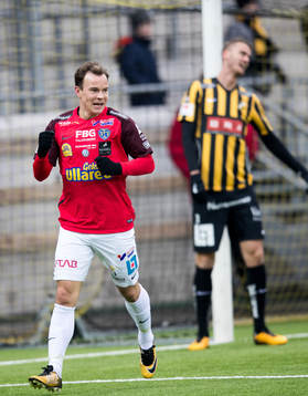 Falkenbergs Anton Wede firar sitt 1-0 mål