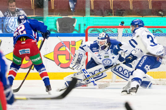 Oskarshamns Ludvig Elvenes och Leksands målvakt Tex