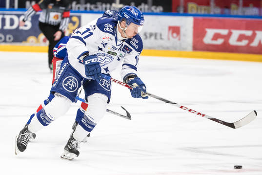 Leksands Martin Karlsson  i ishockeymatchen i