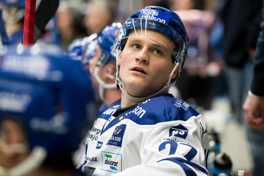 Leksands Anton Karlsson  i ishockeymatchen i